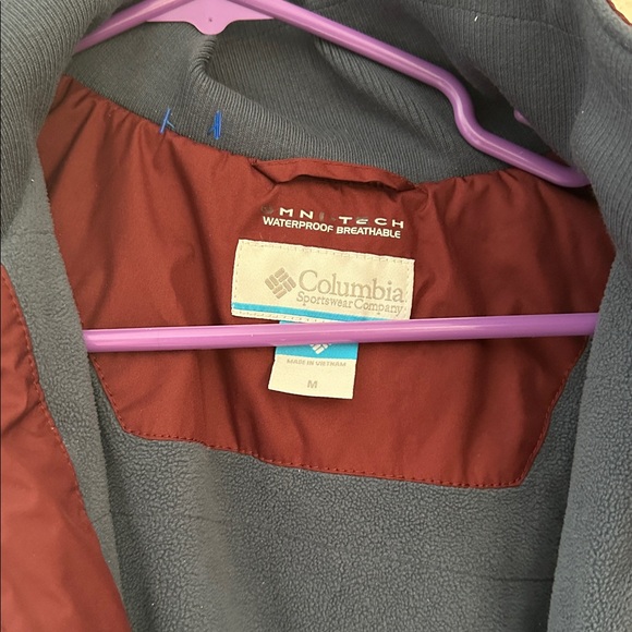 Columbia waterproof Burgundy Jacket - Picture 2 of 6